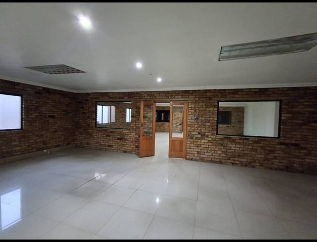 2,505M² WAREHOUSE TO LET IN HERIOTDALE